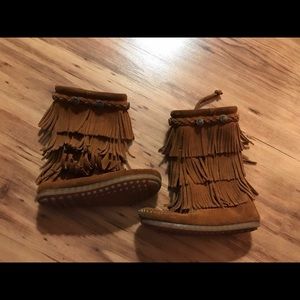 Leather Minnetonka fringe boots. Size 11.